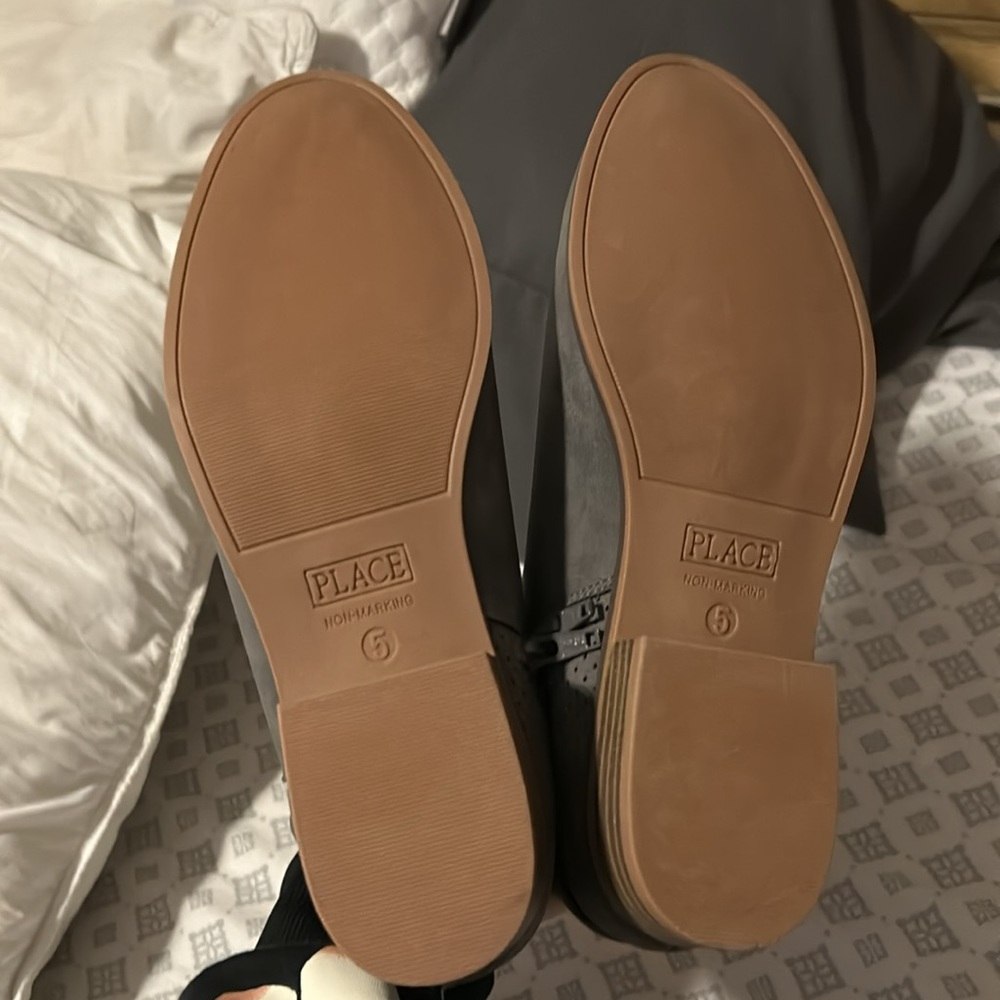 Children’s Place Gray Nubuck Booties - 5 New - Picture 4 of 4